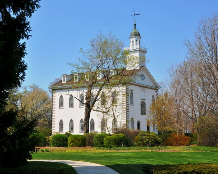 Should the LDS Church purchase the Kirtland Temple?